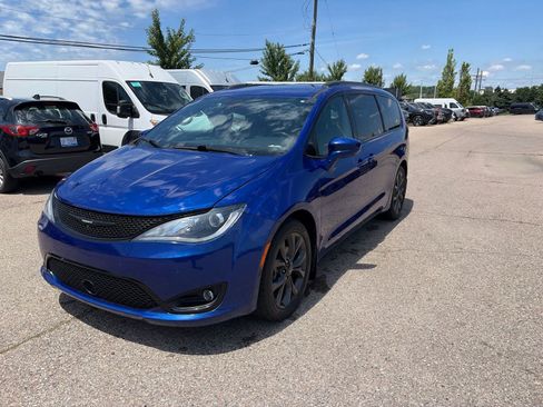 Certified 2019 Chrysler Pacifica Touring-L Plus w/ Advanced Safetytec Group FWD image 1
