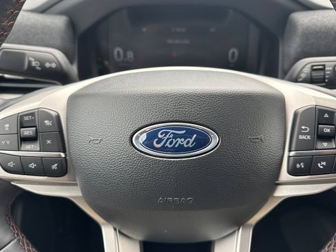 Used 2025 Ford Explorer Active w/ Active Comfort Package image 25