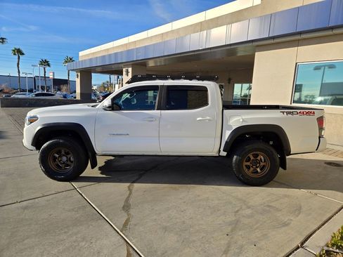 Used 2021 Toyota Tacoma TRD Off-Road w/ Technology Package image 3