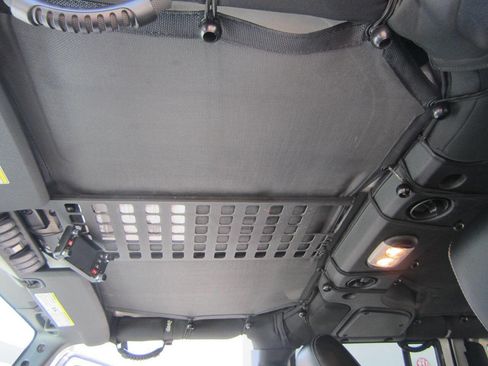 Used 2017 Jeep Wrangler Unlimited Rubicon AWD/4WD image 43