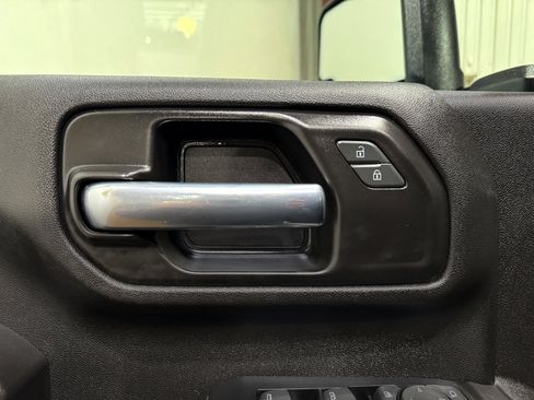 Used 2022 Chevrolet Silverado 2500 Custom w/ Custom Value Package image 31