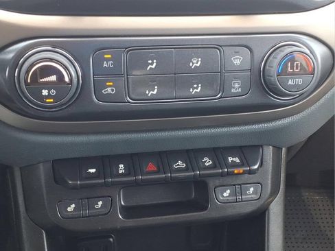 Used 2022 Chevrolet Colorado Z71 AWD/4WD image 21