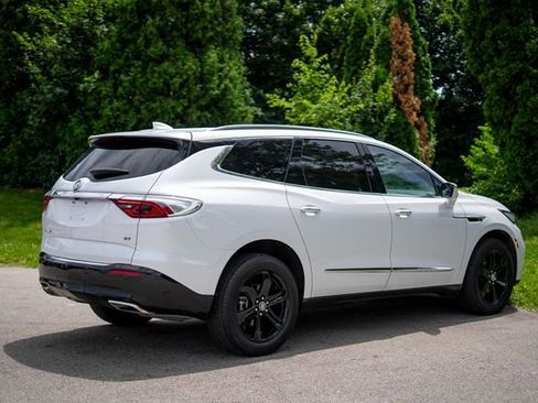 Used 2024 Buick Enclave Essence w/ Sport Touring Edition FWD image 5