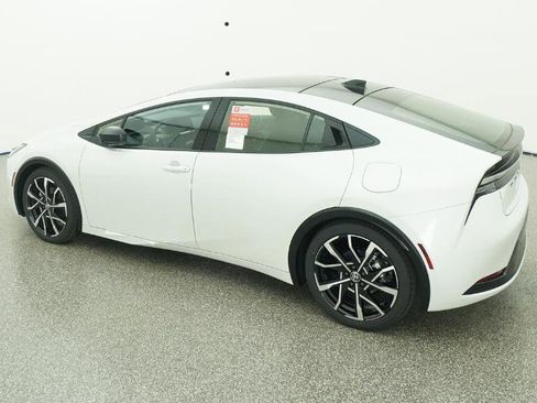 New 2026 Toyota Prius Plug-In Hybrid FWD image 11