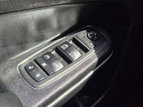 Used 2016 Dodge Charger SXT image 19