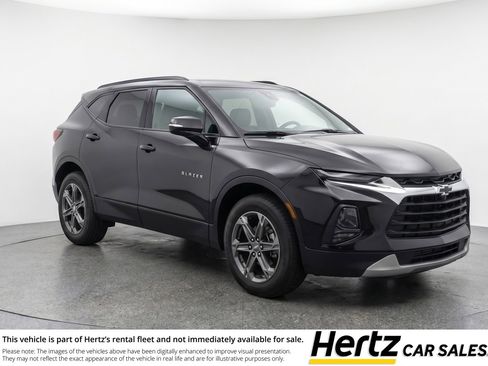 Used 2025 Chevrolet Blazer LT FWD image 1