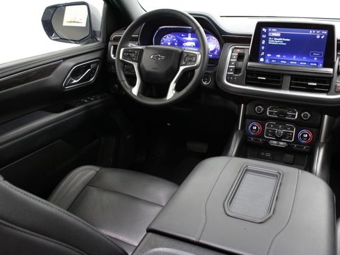 Used 2023 Chevrolet Tahoe Z71 w/ Luxury Package AWD/4WD image 34