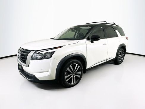 Used 2023 Nissan Pathfinder Platinum w/ Cargo Package FWD image 3