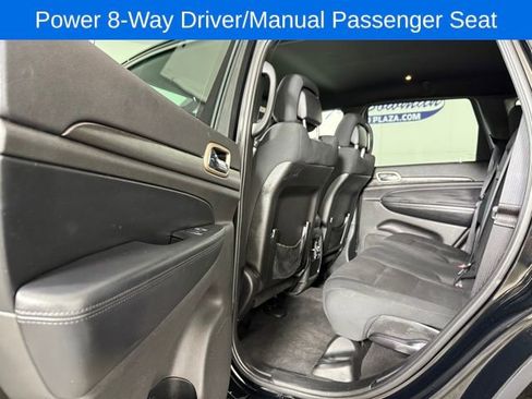 Used 2017 Jeep Grand Cherokee Laredo w/ Quick Order Package 23E image 11