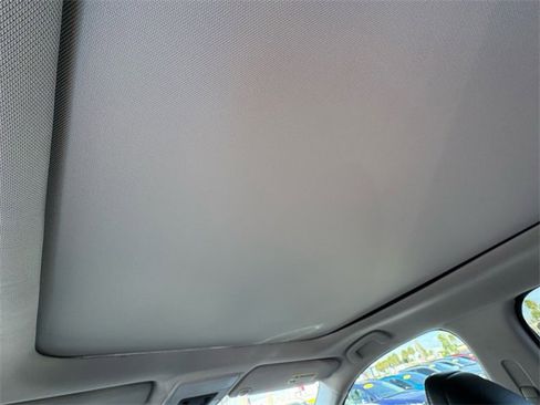 Used 2023 Honda Pilot Elite image 12