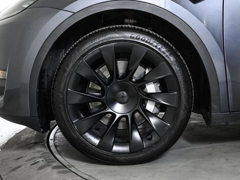 Used 2023 Tesla Model Y Long Range image 25