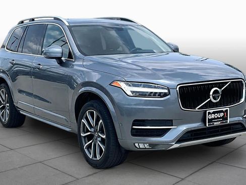 Used 2018 Volvo XC90 T5 Momentum w/ Convenience Package FWD image 3
