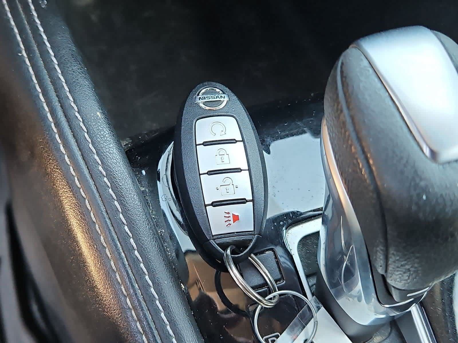 Used 2019 Nissan Kicks SR w/ SR Premium Package FWD image 34