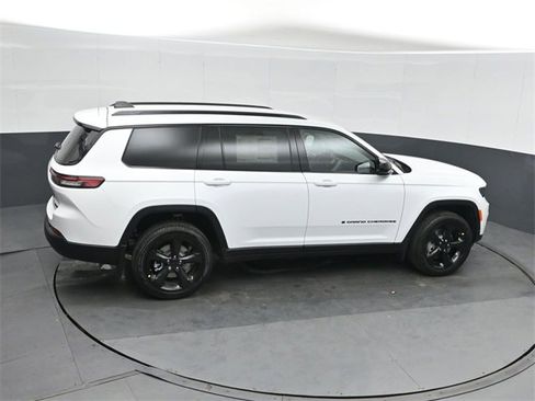New 2025 Jeep Grand Cherokee L Limited w/ Black Appearance Package image 32