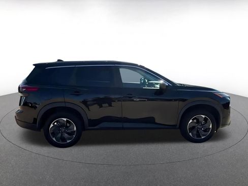 Used 2025 Nissan Rogue SV AWD/4WD image 16