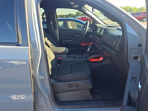 Used 2025 Nissan Frontier PRO-4X w/ Interior Protection Package AWD/4WD image 6