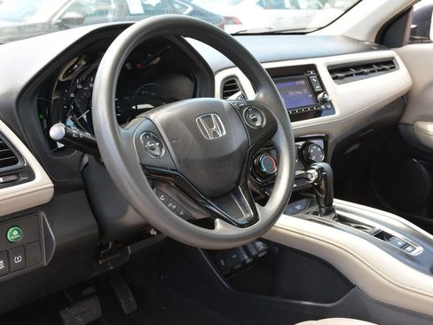 Used 2018 Honda HR-V LX image 9