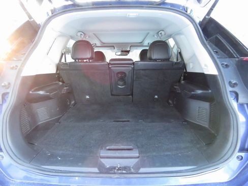 Used 2017 Nissan Rogue SL w/ SL Premium Package image 17