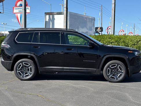 New 2026 Jeep Cherokee Laredo image 3