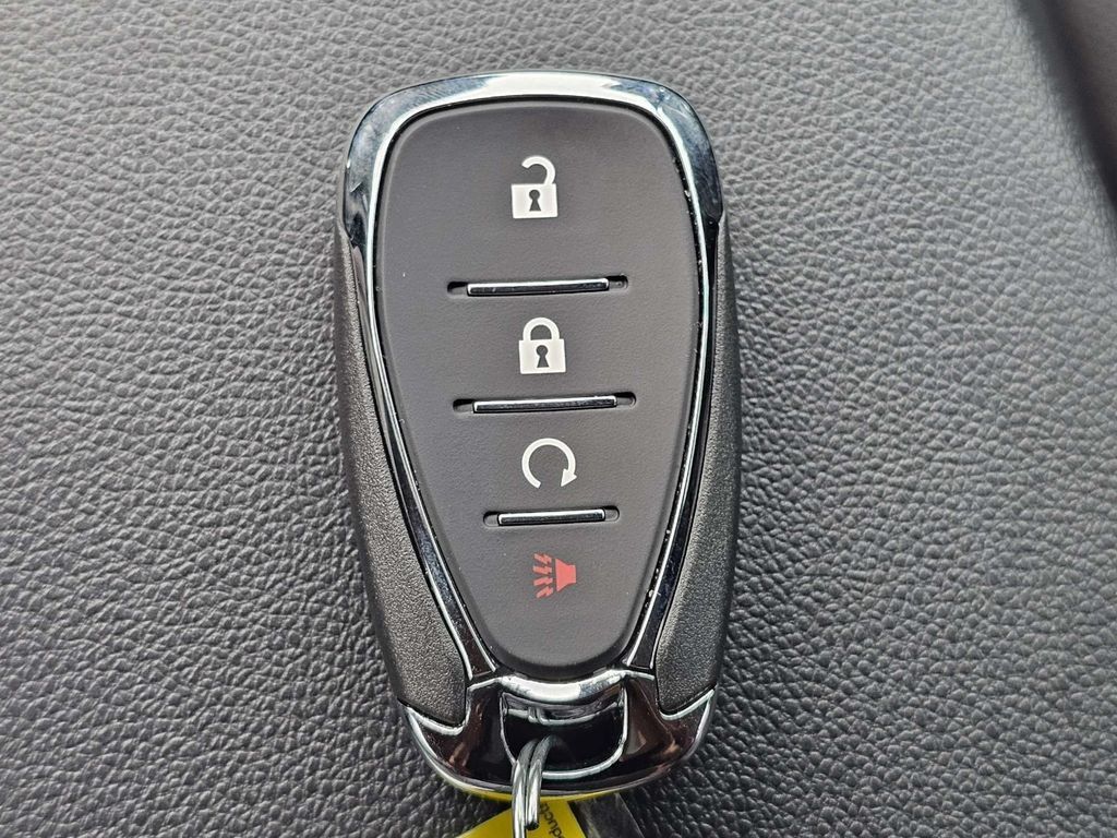 Used 2024 Chevrolet Trax ACTIV w/ Sunroof Package FWD image 29