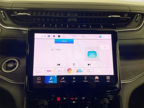 Used 2023 Jeep Grand Cherokee L Overland image 7