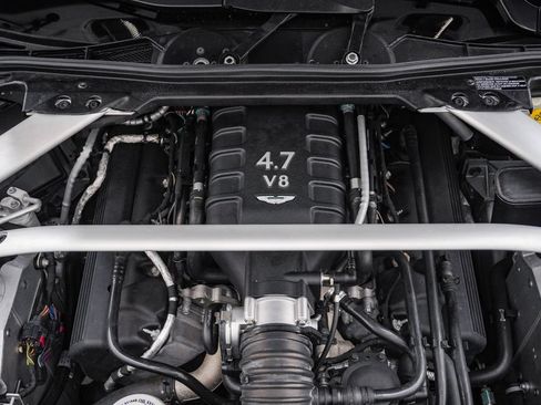 Used 2015 Aston Martin V8 Vantage GT RWD image 36