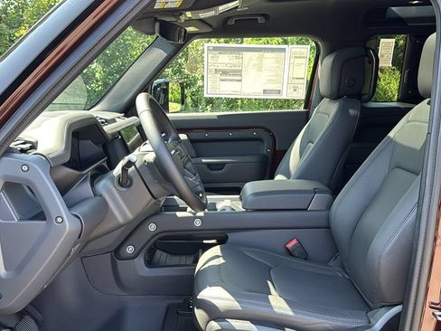 New 2026 Land Rover Defender 90 X-Dynamic SE AWD/4WD image 10