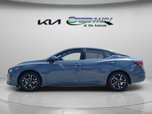 Used 2024 Nissan Sentra SV image 3