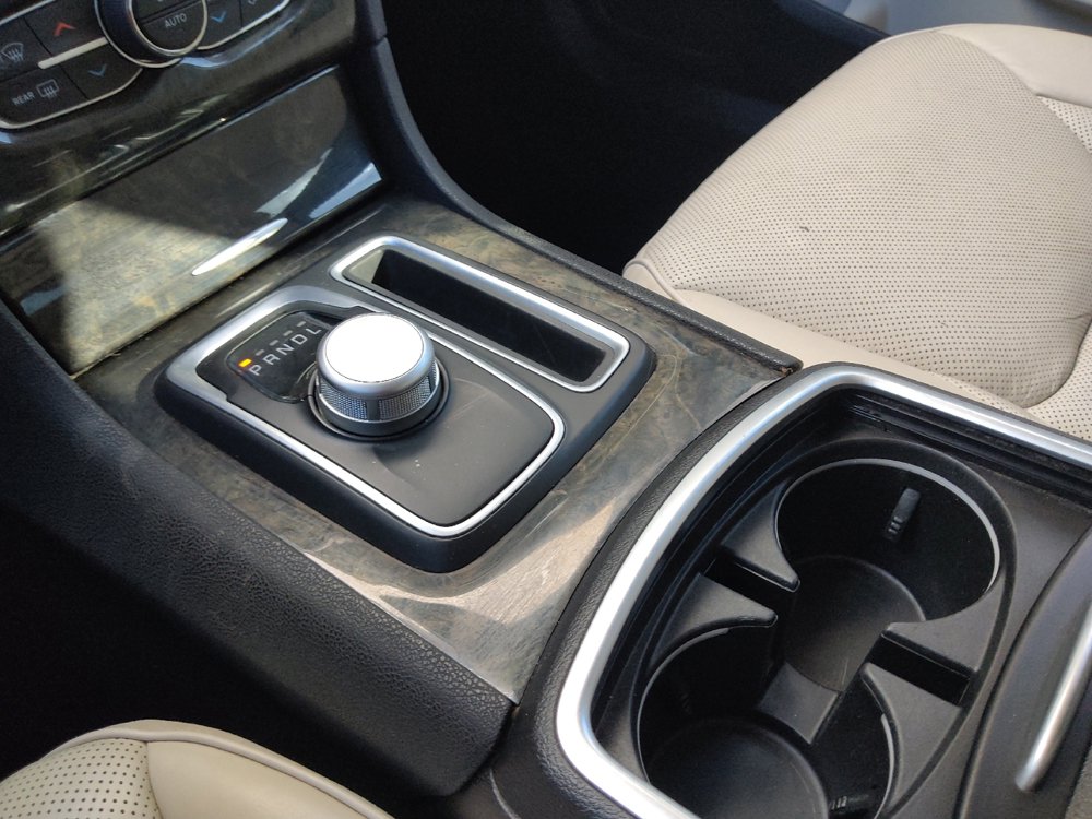 Used 2019 Chrysler 300 Limited RWD image 26