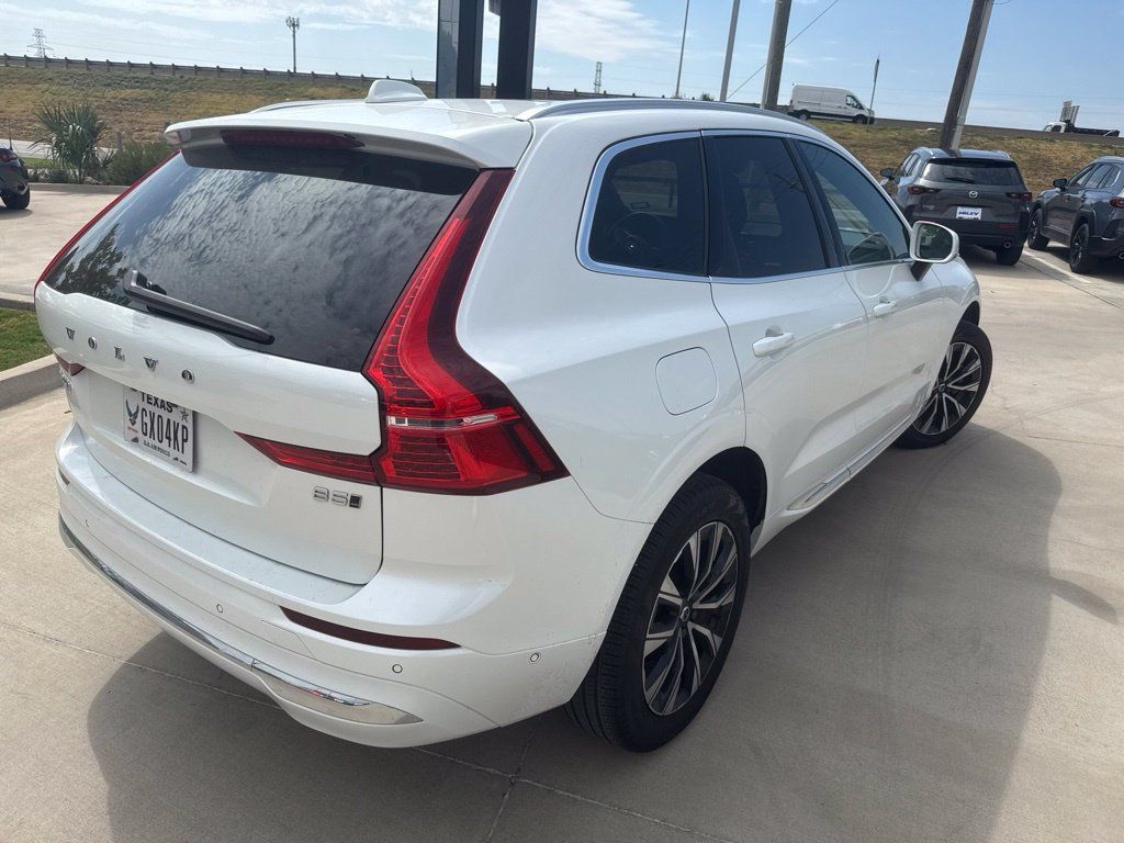 Used 2023 Volvo XC60 B5 Plus AWD/4WD image 5