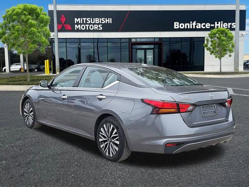 Used 2024 Nissan Altima 2.5 SV image 3