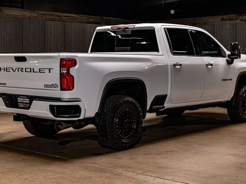 Used 2020 Chevrolet Silverado 2500 High Country w/ Z71 Off-Road Package image 9