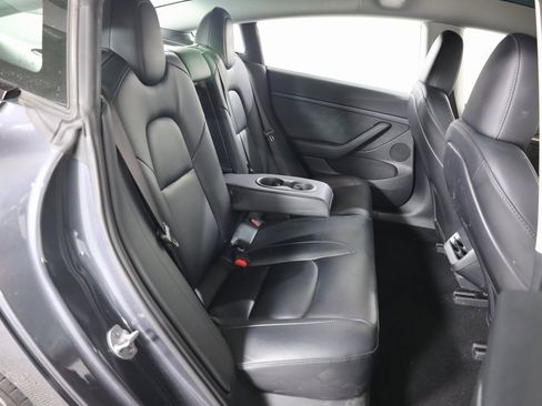 Used 2023 Tesla Model 3 Standard Range image 38