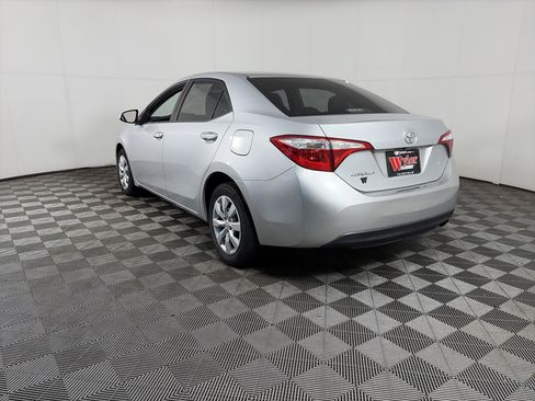 Used 2015 Toyota Corolla LE image 12