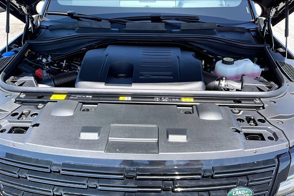 New 2026 Land Rover Range Rover Sport Dynamic SE AWD/4WD image 12