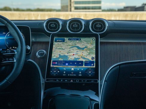 Certified 2025 Mercedes-Benz GLC 350e 4MATIC image 21