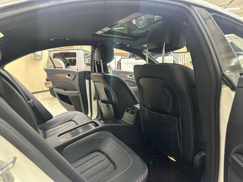 Used 2014 Mercedes-Benz CLS 550 4MATIC w/ Premium 1 Package image 36