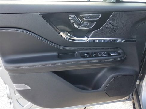 Certified 2023 Lincoln Corsair AWD w/ Equipment Group 101A image 10