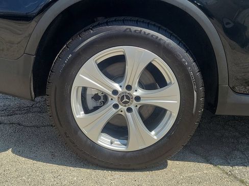Used 2018 Mercedes-Benz GLC 300 4MATIC image 5