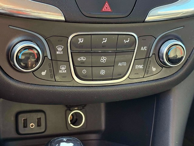 Used 2018 Chevrolet Equinox LT w/ LT True North Edition AWD/4WD image 30