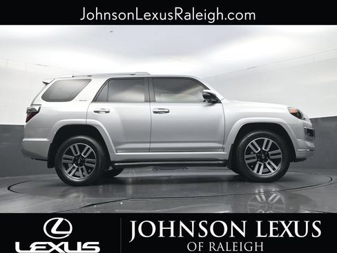 Used 2022 Toyota 4Runner Limited AWD/4WD image 21