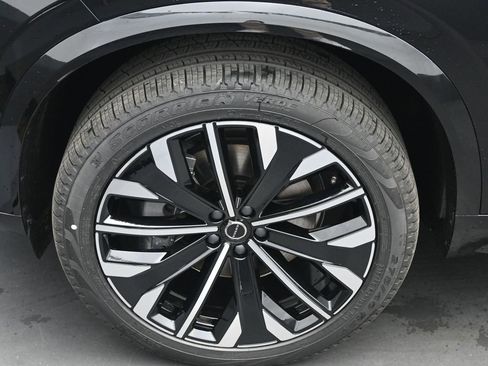 New 2026 Volvo XC90 B6 Ultra w/ Lounge Package AWD/4WD image 4