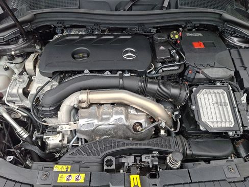 Used 2025 Mercedes-Benz GLA 250 4MATIC image 29