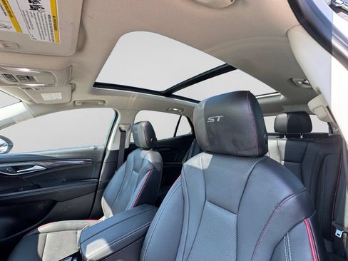Used 2023 Buick Envision Essence w/ Sport Touring Package AWD/4WD image 25