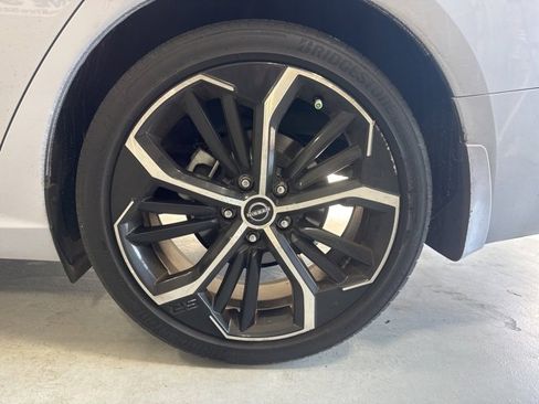 Used 2024 Nissan Altima 2.5 SR w/ SR Premium Package image 9