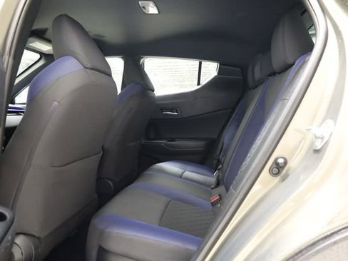 Used 2021 Toyota C-HR XLE image 27