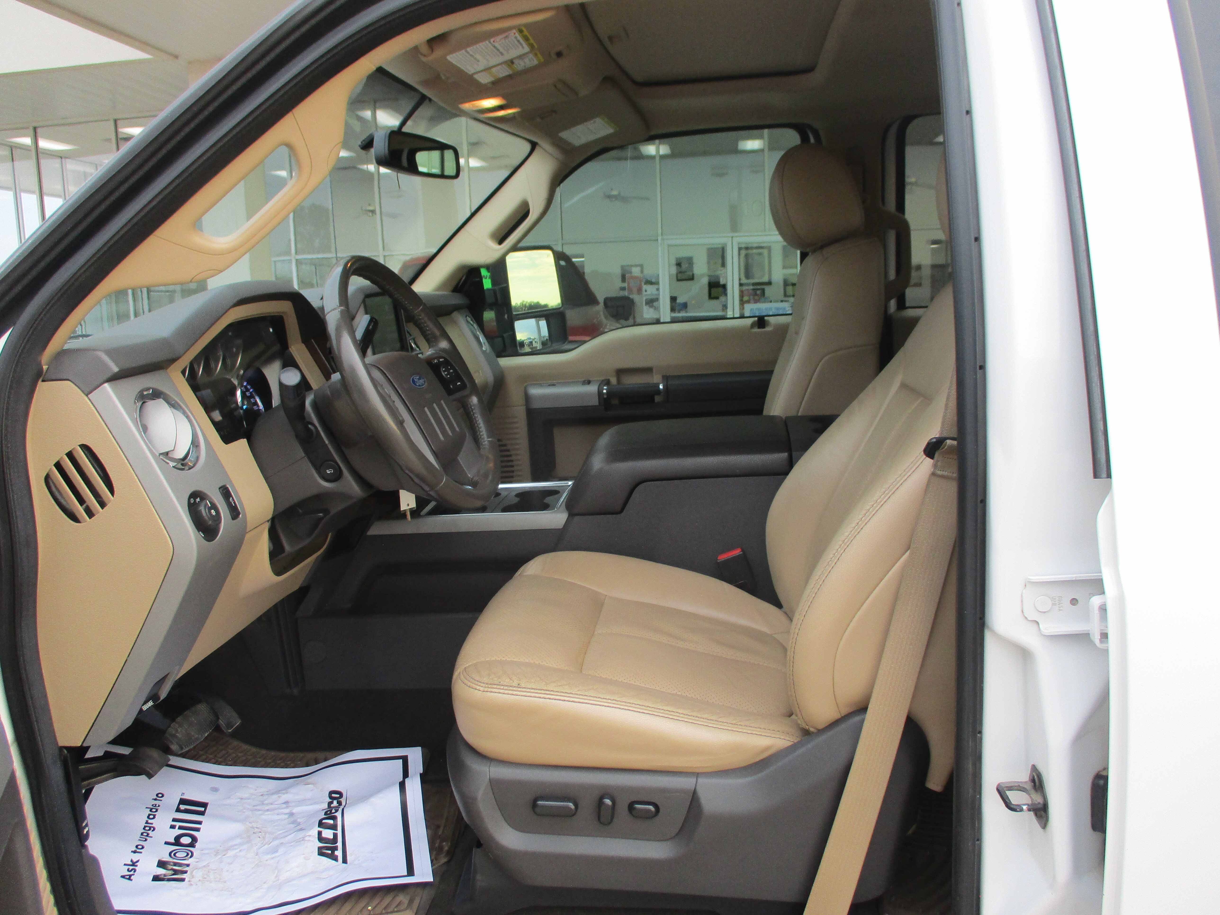 Used 2015 Ford F250 Lariat w/ Lariat Ultimate Package AWD/4WD image 4