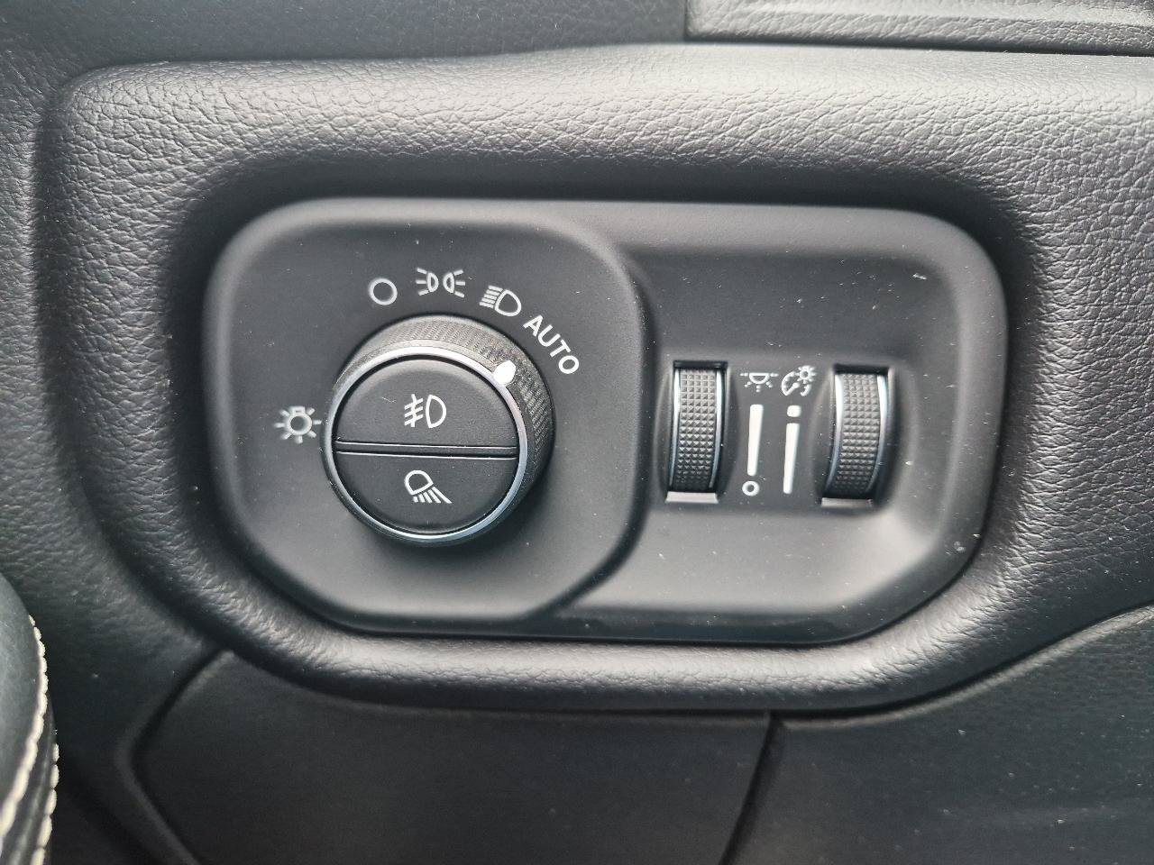 Used 2022 RAM 2500 Laramie AWD/4WD image 18