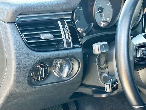 Used 2024 Porsche Macan S image 10