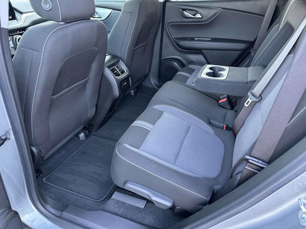 Used 2025 Chevrolet Blazer LT FWD image 12